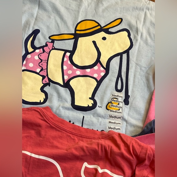 Bundle of 4 women's shirts of different sizes and colors! - Picture 12 of 12